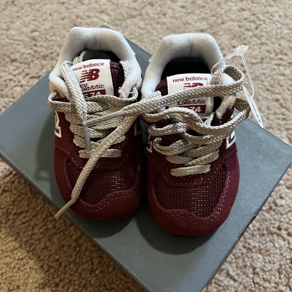 New Balance 574 infant sneakers in burgundy red Size 3C wide - Picture 5 of 7